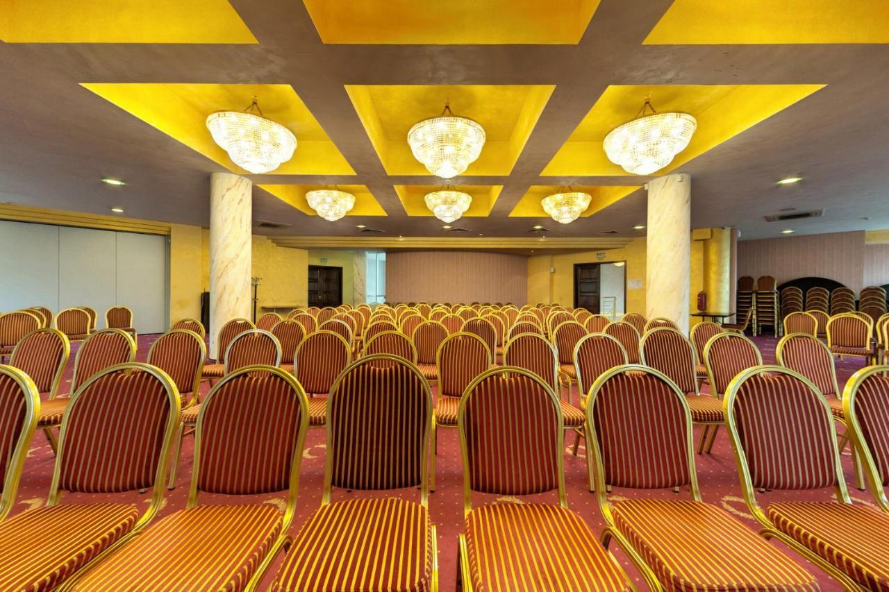 Merian Palace 4*